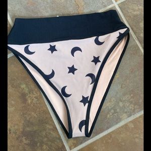 Beach riot Emmy bottom size M